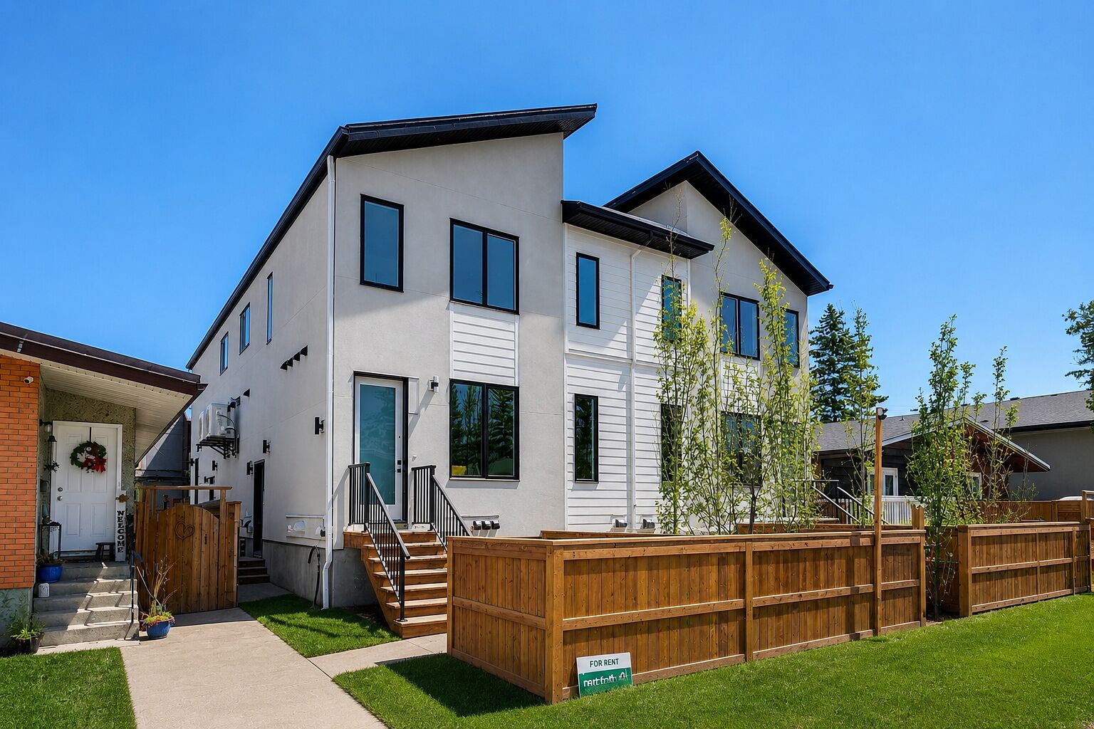 1434 38 St SW