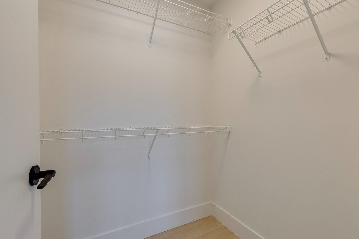 BRAND *NEW* LUXURY TOWNHOUSE - 2 bedroom 2.5 bathrooms