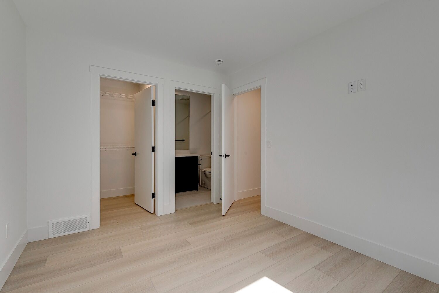 Luxury 2 Bedroom Townhomes
