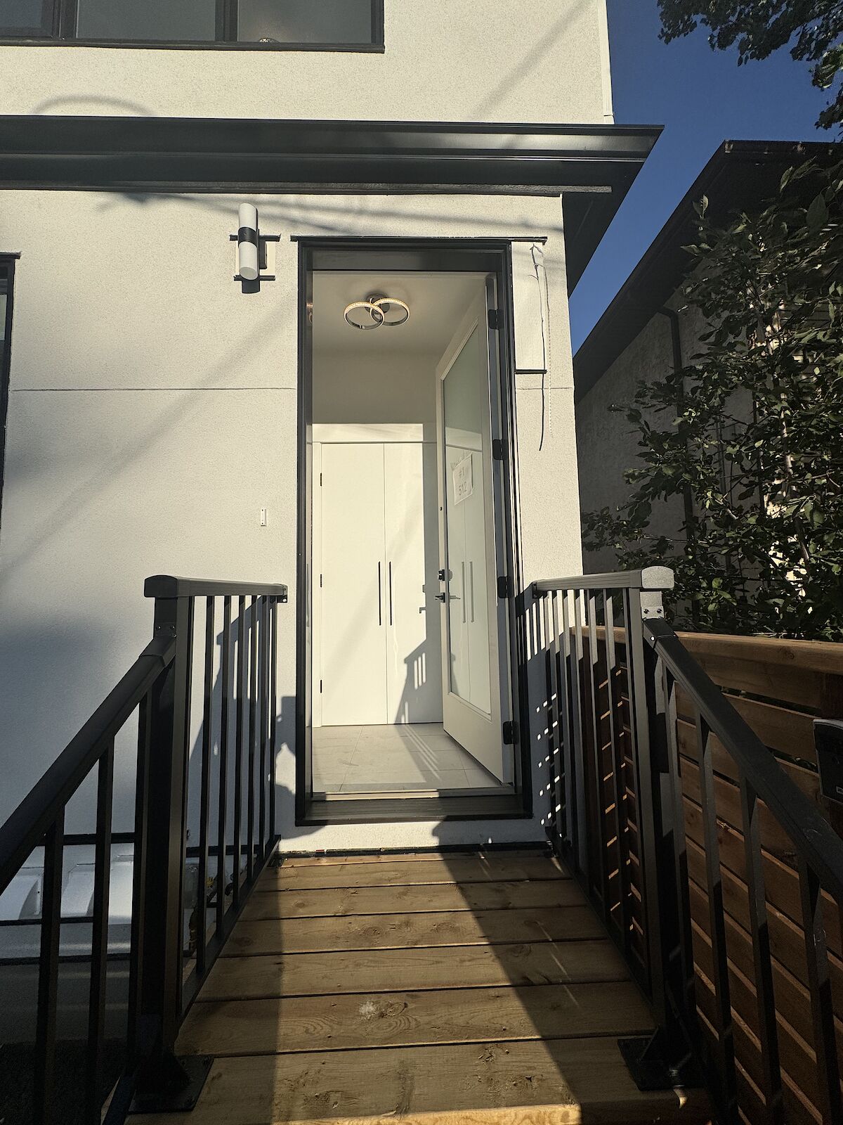 Luxury 2 Bedroom Townhomes