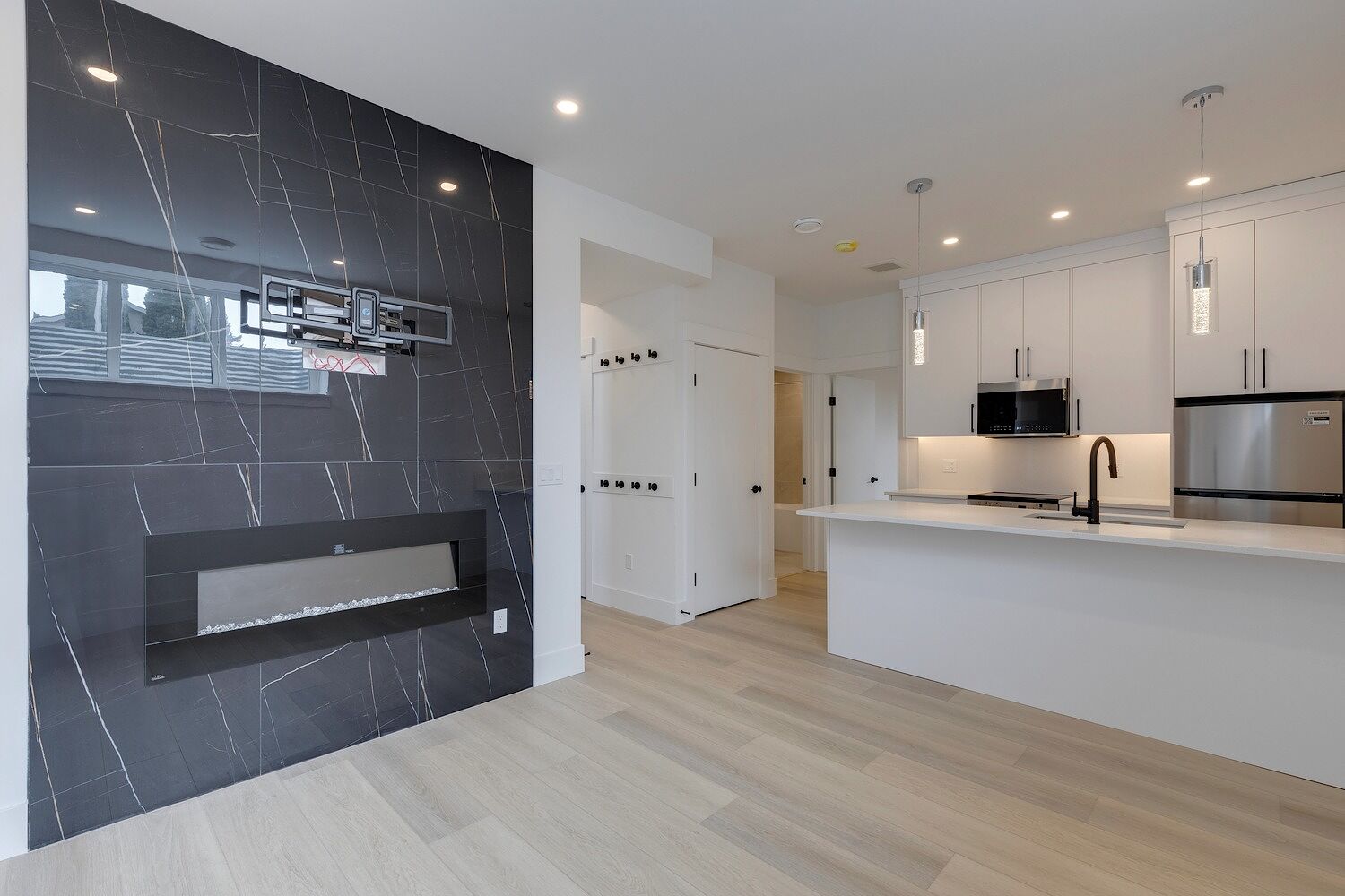 Luxury 1 bedroom 1 bathroom - ***1 MONTH FREE RENT***