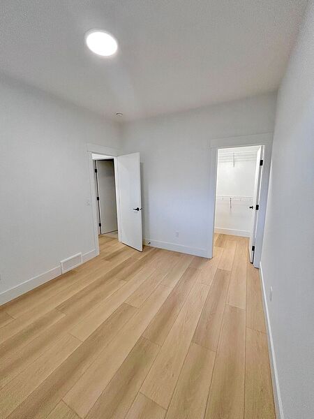 Luxury 1 bedroom 1 bathroom basement suite
