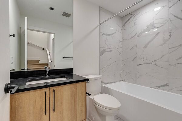 BRAND *NEW* LUXURY 1 BEDROOM BASEMENT SUITE